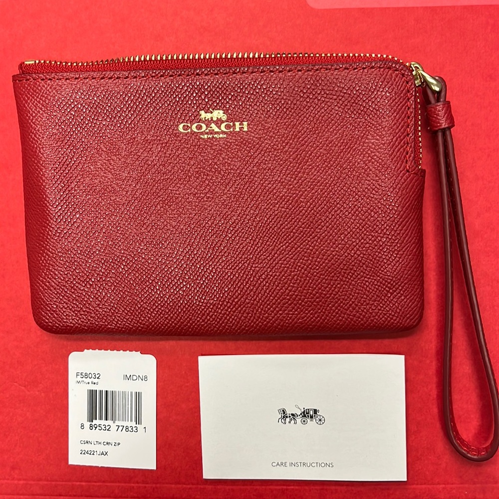 Net Coach red leather wristlet